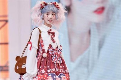 ​穿lolita扎什么头发 lolita头饰怎么戴