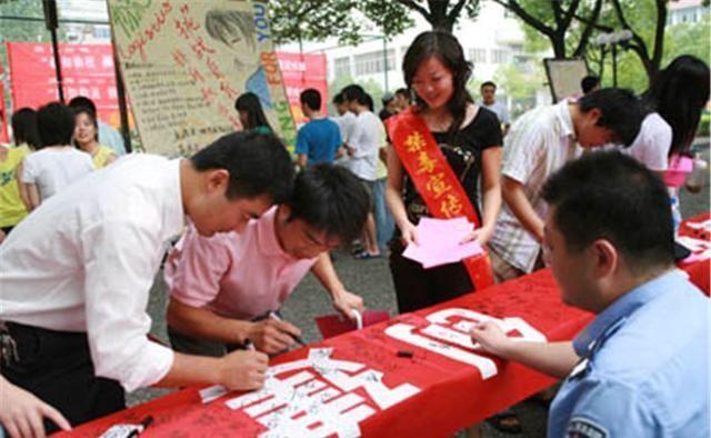 外国人最羡慕中国人的6件事，第3件我们天天使用，觉得很平常