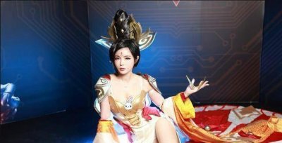 ​王者荣耀：国内最美武则天COS，性感魅惑+大长腿，最后一张……