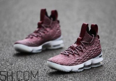 ​nike lebron 15 wine红酒配色发售时间_多少钱？