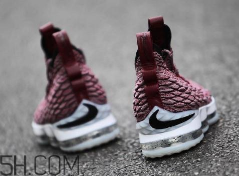 nike lebron 15 wine红酒配色发售时间_多少钱？