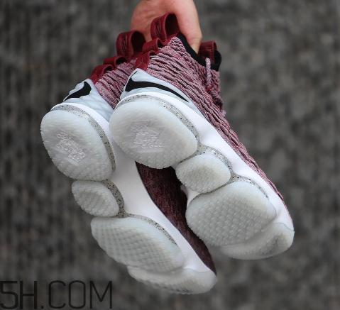 nike lebron 15 wine红酒配色发售时间_多少钱？