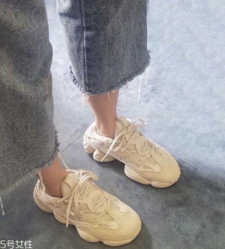 yeezy 500偏码吗？yeezy 500鞋码标准吗