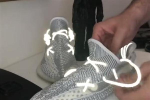 yeezy350 kaws鞋带怎么绑 椰子kaws鞋带绑法教程