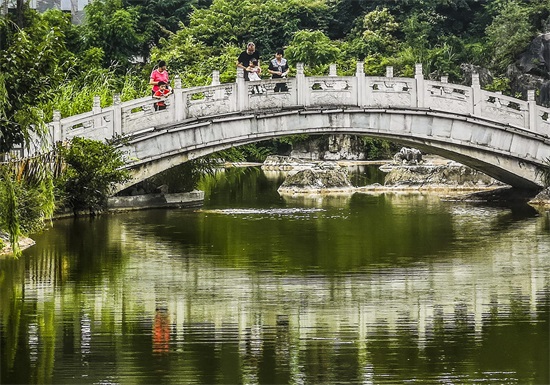 走进贵阳观山湖区喀斯特公园