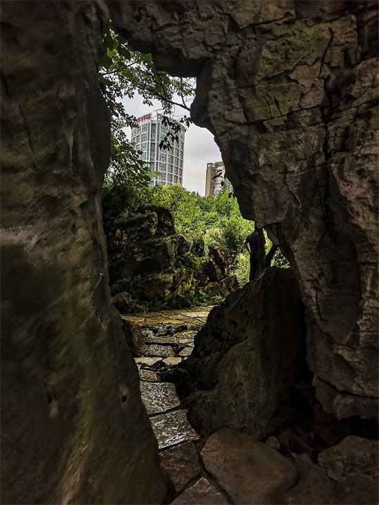 走进贵阳观山湖区喀斯特公园